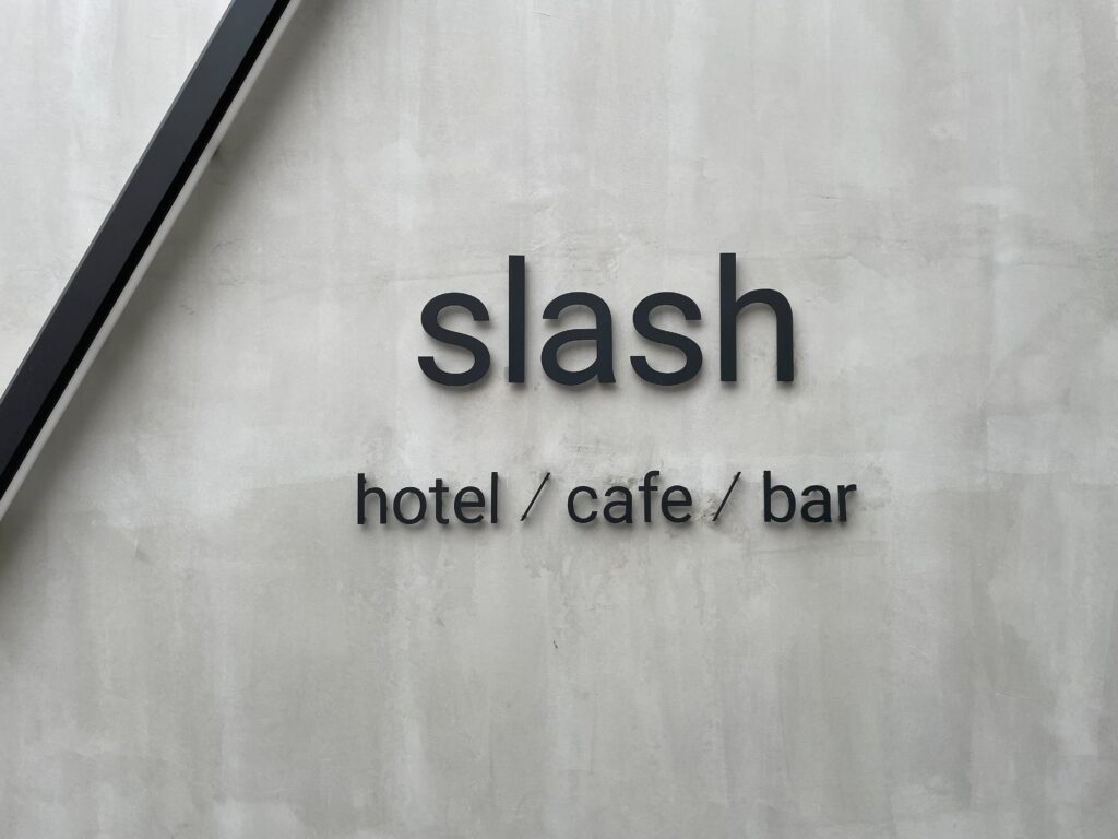 「/Slash」のロゴの写真
